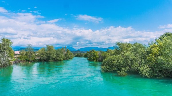 The role of technologies in water resource management