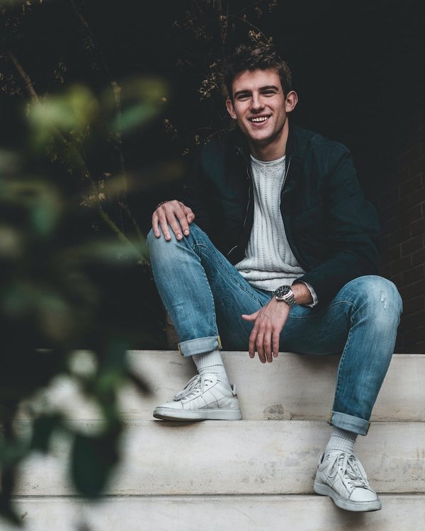 How can you make a basic outfit look expensive?